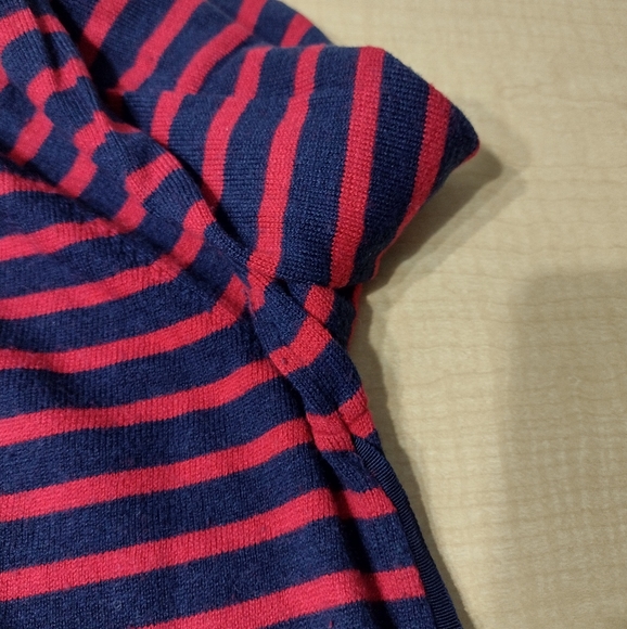 Vineyard Vines Long Sleeve Red Blue Striped Pullover Sweater Size Medium - Picture 6 of 8